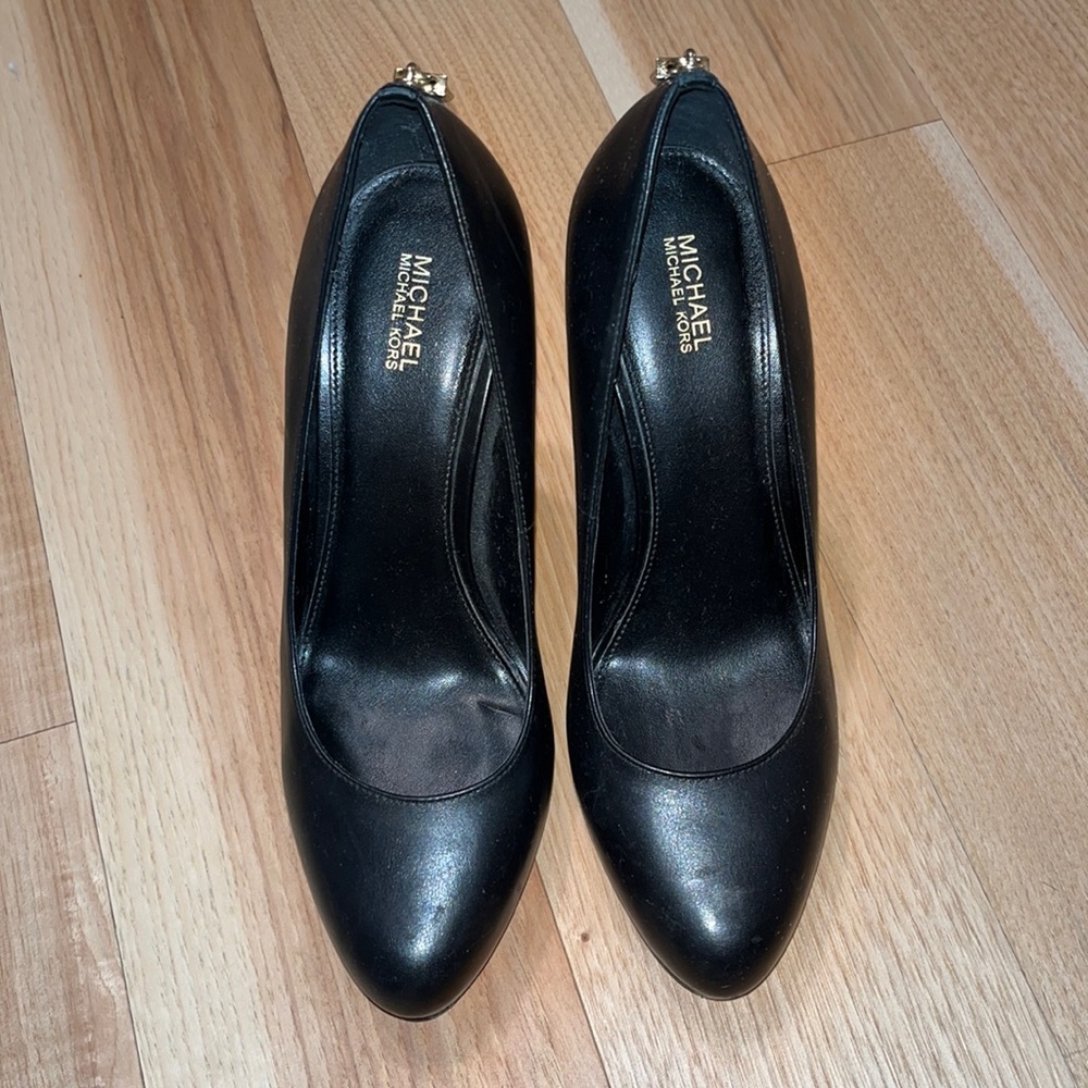 Michael Kors Black Pumps in size 8.5.